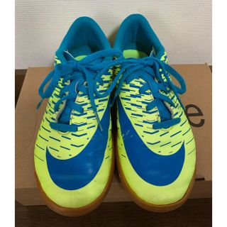 ナイキ(NIKE)のナイキ  フットサルシューズ　21.5cm(シューズ)