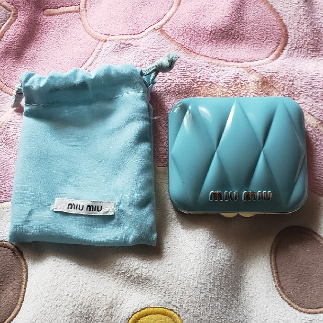 miumiu(ミュウミュウ)の『miu miu』ミュウミュウ⭐限定非売品コンパクトミラー⭐新品⭐ レディースのファッション小物(ミラー)の商品写真