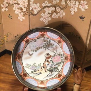 A314 九谷焼　井出製　三毛猫　金彩　雲錦　牡丹蝶紋様　鉢　大　　1客(食器)