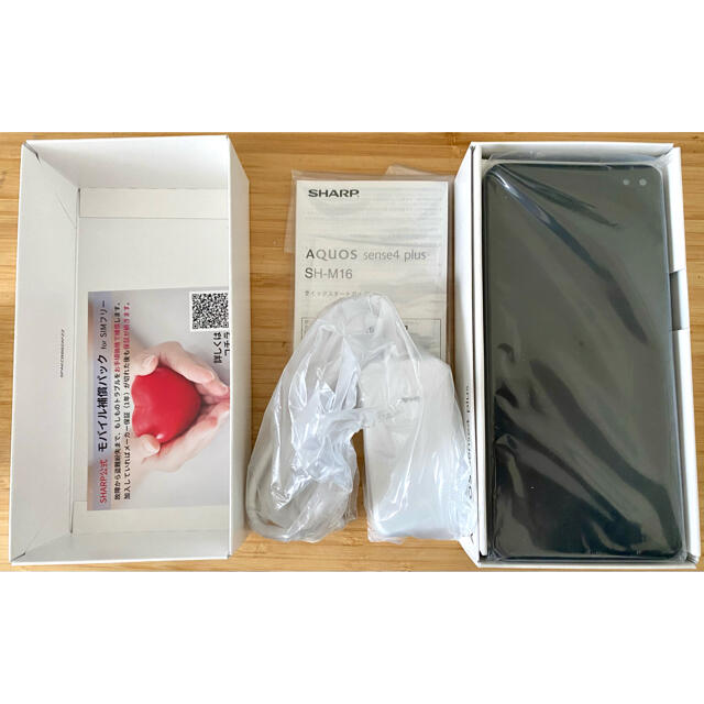 AQUOS(アクオス)のAQUOS sense4 plus ブラック 未使用品 スマホ/家電/カメラのスマートフォン/携帯電話(スマートフォン本体)の商品写真