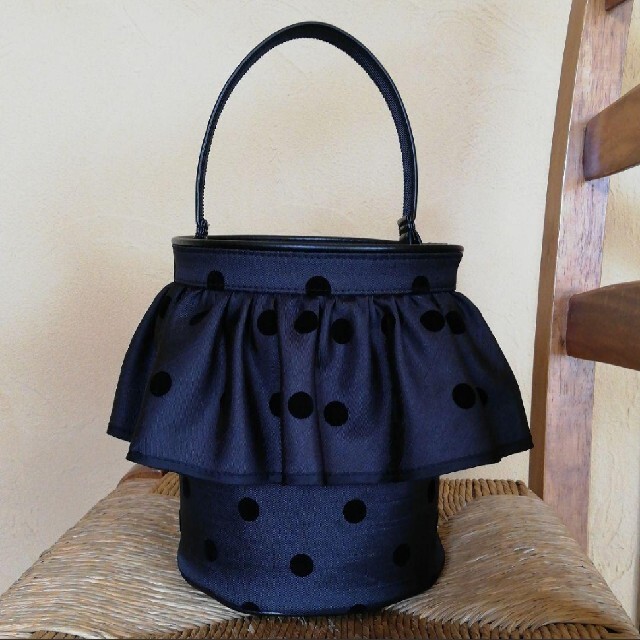 セツコサジテール♡黒ドット　シティバッグ レディースのバッグ(ショルダーバッグ)の商品写真