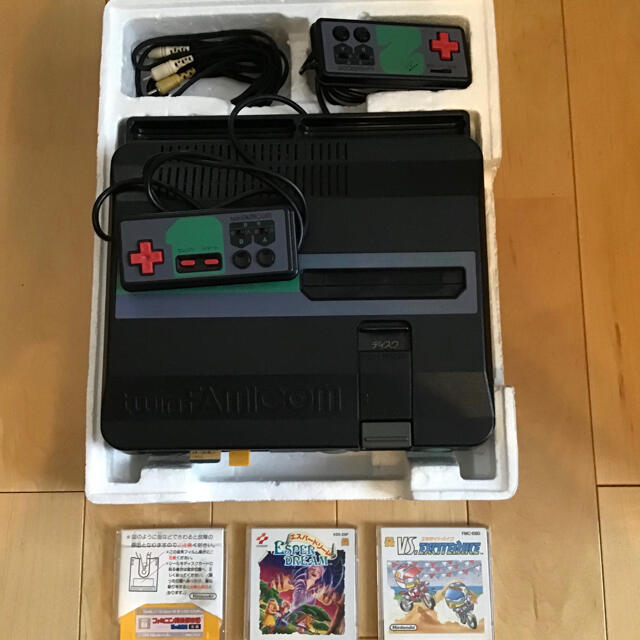 SHARP(シャープ)のツイン ファミコン (SHARP twin FAmIcom AN-505BＫ) エンタメ/ホビーのゲームソフト/ゲーム機本体(家庭用ゲーム機本体)の商品写真