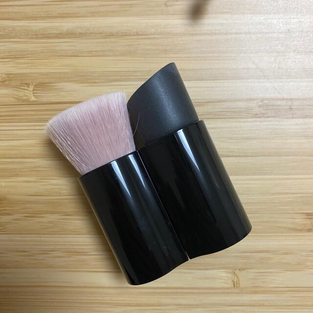 Yves Saint Laurent Beaute(イヴサンローランボーテ)の【最終値下げ】トップシークレット　ブラシ　スポンジ　 コスメ/美容のメイク道具/ケアグッズ(ブラシ・チップ)の商品写真