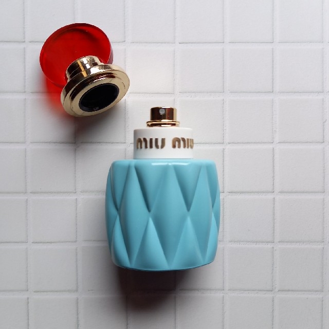 miumiu(ミュウミュウ)のミュウミュウ　オードパルファム　スプレータイプ　３０ml コスメ/美容の香水(香水(女性用))の商品写真