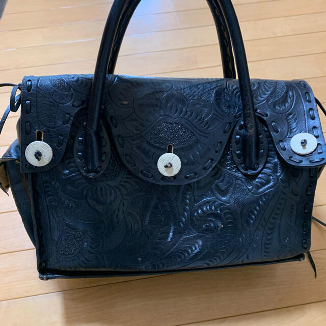 GRACE CONTINENTAL Carving Tribes ブラックMの通販 by M