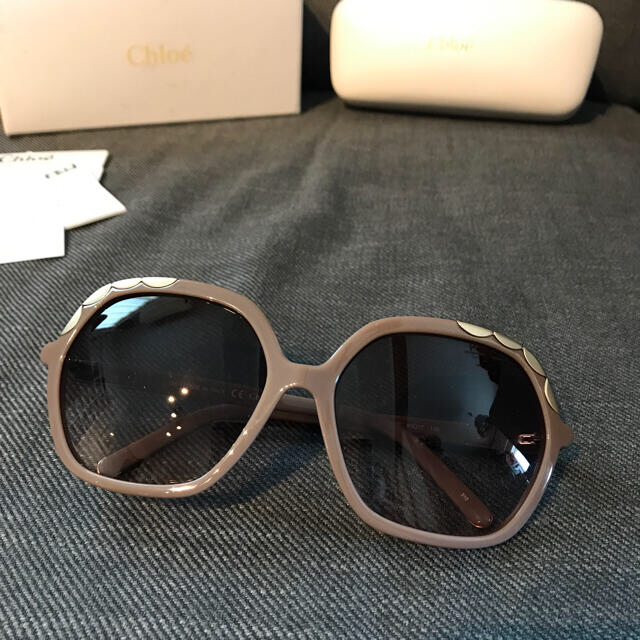 Chloe(クロエ)のクロエ サングラス ミルクティー ベージュ 正規購入品 これからの時期必需品❗️ レディースのファッション小物(サングラス/メガネ)の商品写真