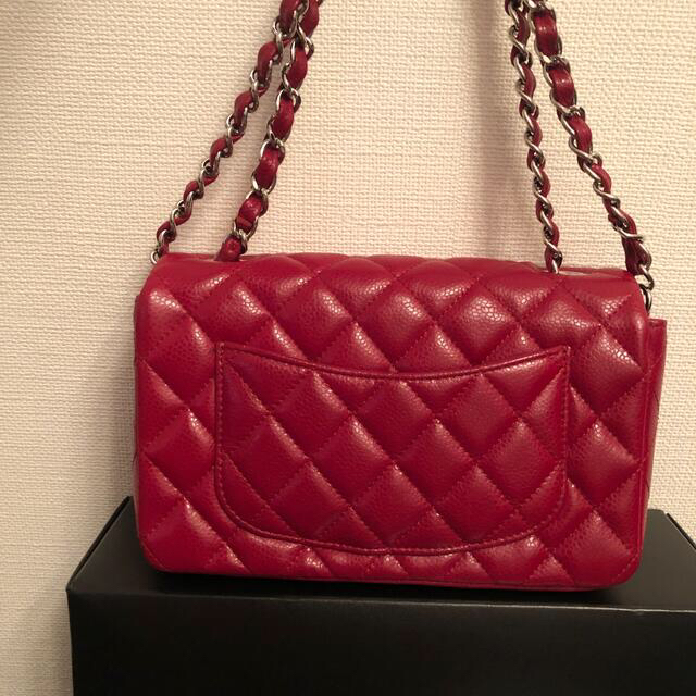 CHANEL(シャネル)の稀少CHANEL❤️ミニマトラッセ❤️赤レッド レディースのバッグ(ショルダーバッグ)の商品写真