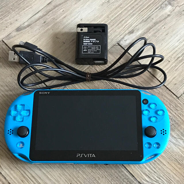 PlayStation Vita(プレイステーションヴィータ)のPSVITA PCH 2000 ブルー エンタメ/ホビーのゲームソフト/ゲーム機本体(携帯用ゲーム機本体)の商品写真