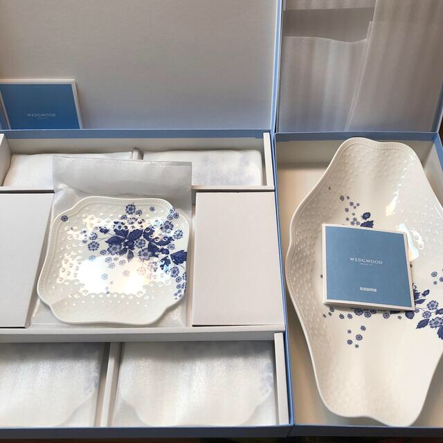 ウェッジウッド（Wedgwood）ストロベリーブルームインディゴ　プレートセット食器