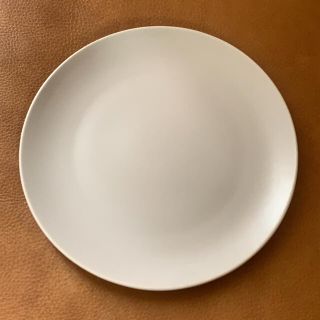 イケア(IKEA)のIKEA イケア　DINERAディネーラ　サイドプレート　ベージュ20㎝　(食器)