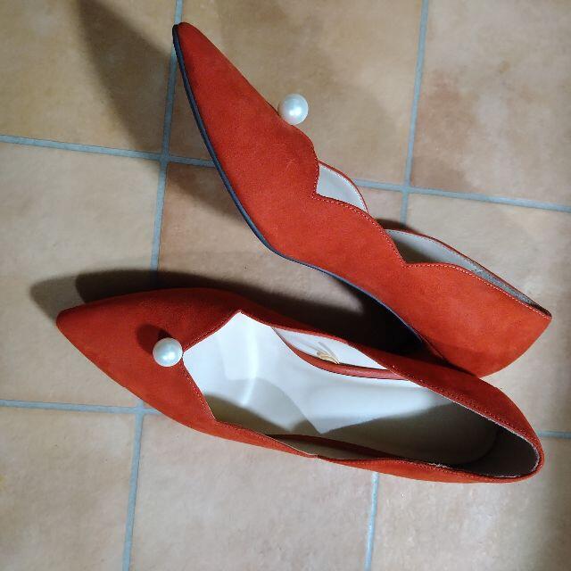 ゆりたそ様専用　スカラップ　パール　パンプス　赤　GU朱色　デニム レディースの靴/シューズ(ハイヒール/パンプス)の商品写真