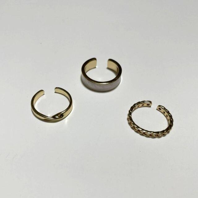 158.3連 ホワイト× ゴールド リング サイズフリー レディースのアクセサリー(リング(指輪))の商品写真