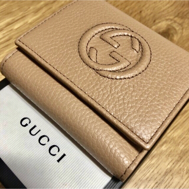 Gucci(グッチ)の【最終値下げ】グッチ　GUCCI 三つ折り財布　コンパクト　レザー レディースのファッション小物(財布)の商品写真