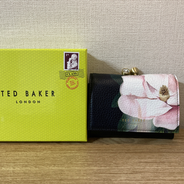 TED BAKER(テッドベイカー)のTED BAKER 折り畳み財布　サイフ レディースのファッション小物(財布)の商品写真