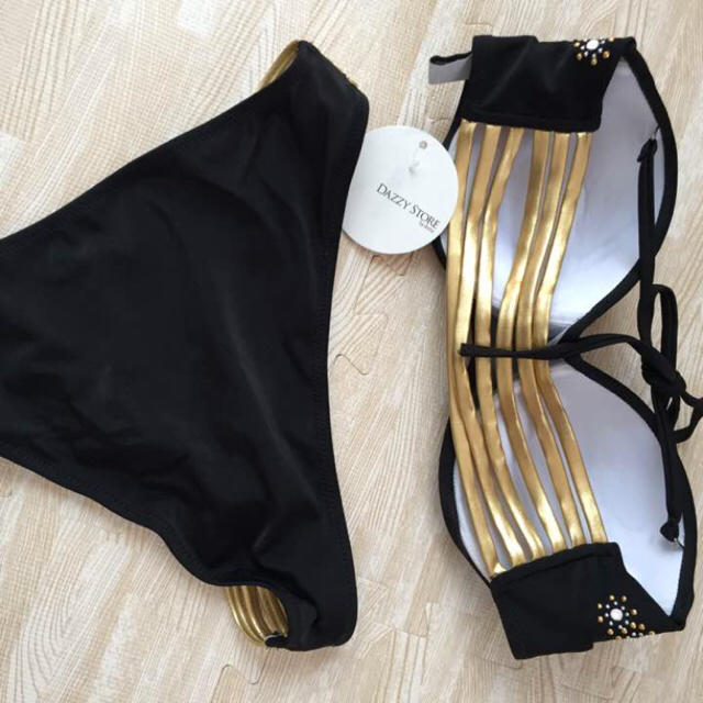 黒金ビキニ ブラック ゴールド ビキニ バンドゥ レディースの水着/浴衣(水着)の商品写真