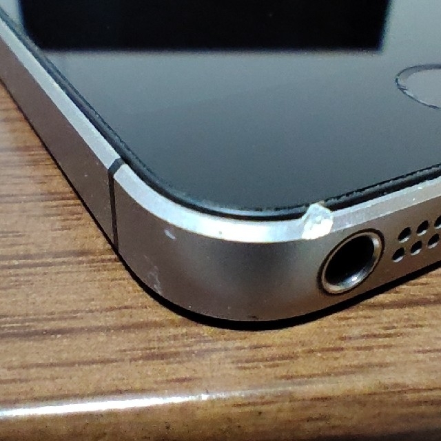 iPhone SE 16GB スペースグレー　SIMフリー 1