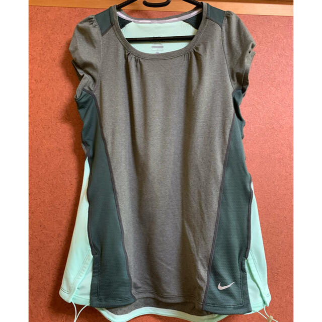 NIKE(ナイキ)のまめまめ様専用　NIKE ナイキ　半袖Ｔシャツ レディースのトップス(Tシャツ(半袖/袖なし))の商品写真