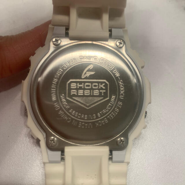 G-SHOCK(ジーショック)のG-SHOCK ホワイト腕時計 レディースのファッション小物(腕時計)の商品写真