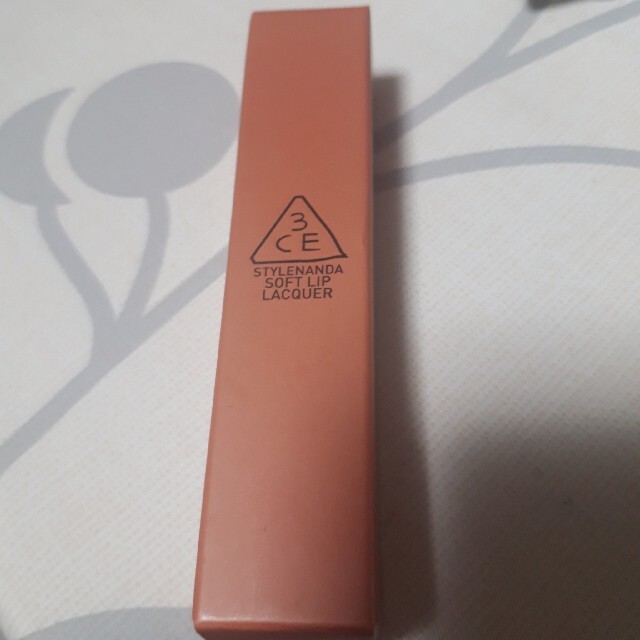 3ce(スリーシーイー)の3ce Soft Lip Lacquer #PeachTea 韓国コスメ コスメ/美容のベースメイク/化粧品(口紅)の商品写真