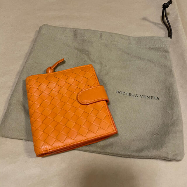 Bottega Veneta(ボッテガヴェネタ)のBOTTEGA VENETA 折り財布☆オレンジ　未使用品 レディースのファッション小物(財布)の商品写真