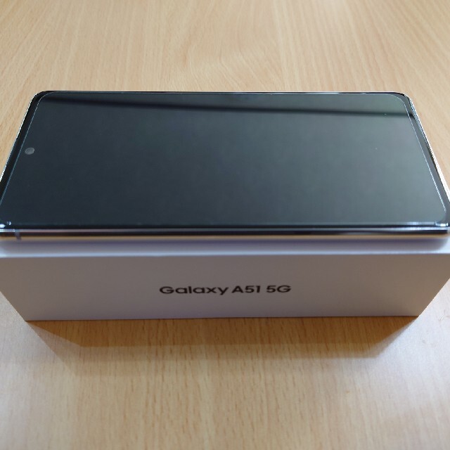 Galaxy a51 5G SIMロック解除ホワイトdocomo 3