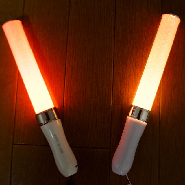 【キンブレ比較有】LED ペンライト 15色　本体  1本 エンタメ/ホビーの声優グッズ(ペンライト)の商品写真