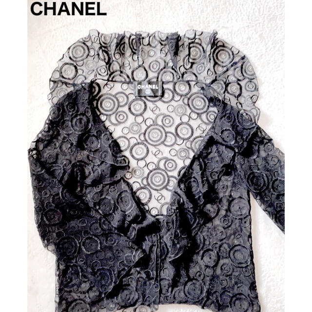 CHANEL(シャネル)の美品　レア物　シャネル　総レースココマーク刺繍アンサンブル レディースのトップス(アンサンブル)の商品写真