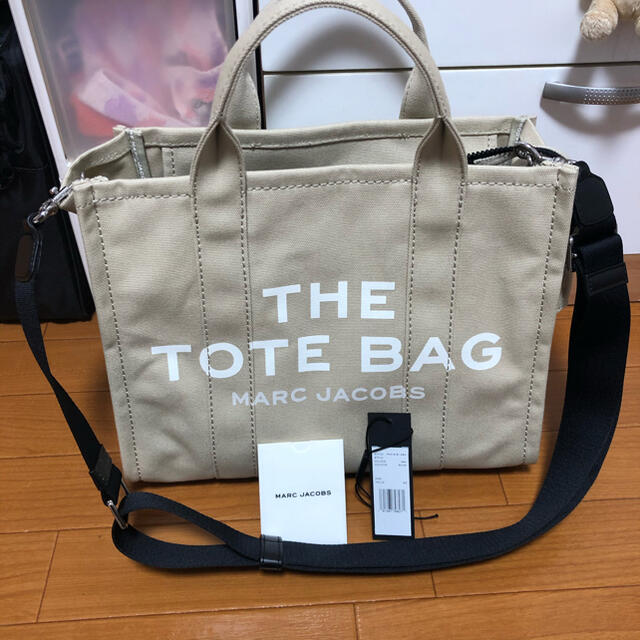 MARC JACOBS スモールトラベラー ベージュ