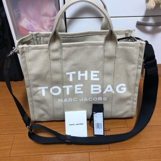 マークジェイコブス(MARC JACOBS)のMARC JACOBS スモールトラベラー ベージュ(トートバッグ)