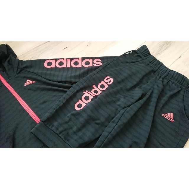 adidas(アディダス)のadidas アディダス　ボーダーライトジャージ上下　120cm　入学準備運動会 キッズ/ベビー/マタニティのキッズ服女の子用(90cm~)(その他)の商品写真