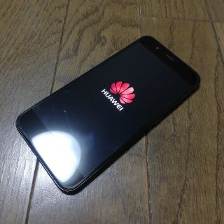 ファーウェイ(HUAWEI)のHuawei nova2  hwv31 au ブラック ケース付き(スマートフォン本体)