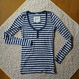 アバクロンビーアンドフィッチ(Abercrombie&Fitch)のアバクロ　ロングＴシャツ(Tシャツ(長袖/七分))