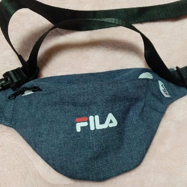 FILA(フィラ)の最終価格❗　FILA ウエストポーチ レディースのバッグ(ボディバッグ/ウエストポーチ)の商品写真