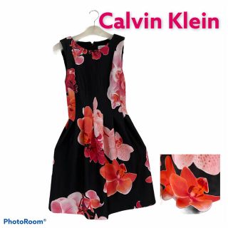 カルバンクライン(Calvin Klein)の【美品】カルバンクライン　ノースリーブ　花柄　ワンピース　春夏　膝丈(ひざ丈ワンピース)