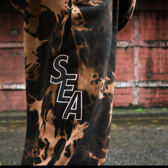 SEA(シー)のWIND AND SEA Bleached SWEAT PANTS 黒 S メンズのパンツ(その他)の商品写真