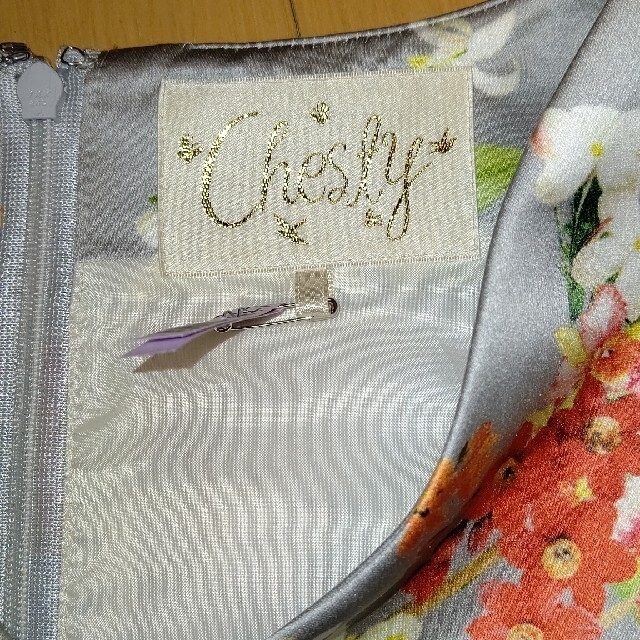 Chesty(チェスティ)の美品☆Chesty 花柄ワンピース  グレー レディースのワンピース(ひざ丈ワンピース)の商品写真