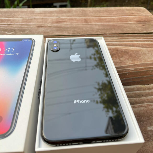 iPhone(アイフォーン)のiPhone X アッシュグレー 64GB  SIMフリー スマホ/家電/カメラのスマートフォン/携帯電話(スマートフォン本体)の商品写真