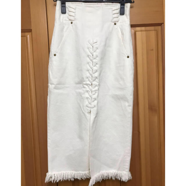 【高い素材】 mame ホワイトデニムスカート mame - ひざ丈スカート