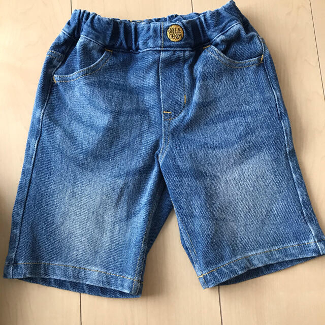 BREEZE(ブリーズ)の✿︎BREEZE✿︎デニム　半ズボン　ハーフパンツ　100 キッズ/ベビー/マタニティのキッズ服男の子用(90cm~)(パンツ/スパッツ)の商品写真