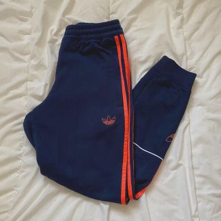 アディダス(adidas)のadidasスウェットパンツ(スウェット)