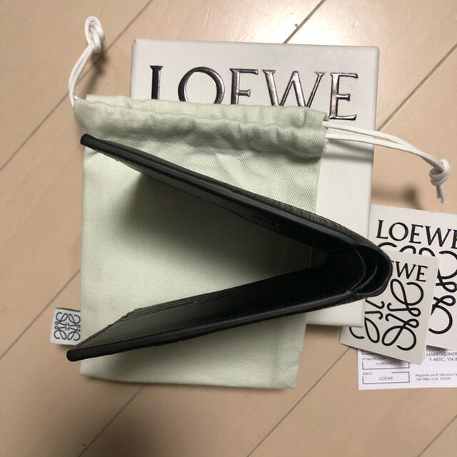 LOEWE(ロエベ)のお正月限定 loewe ロエベ  財布　折り財布 メンズのファッション小物(折り財布)の商品写真