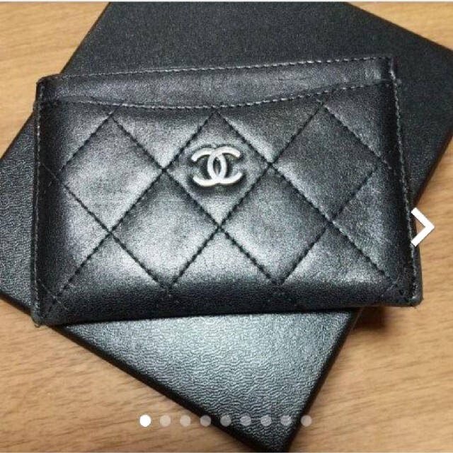 CHANEL シャネル　カードケース　パスケース　ミニ財布　定期入れ　ラムレザー