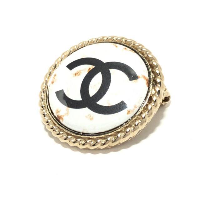 CHANEL(シャネル) 金属素材 白×シルバー