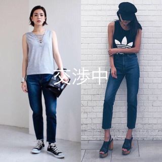 アズールバイマウジー(AZUL by moussy)のAZUL by moussy 今期 新品 カットオフスリムデニムパンツ(デニム/ジーンズ)