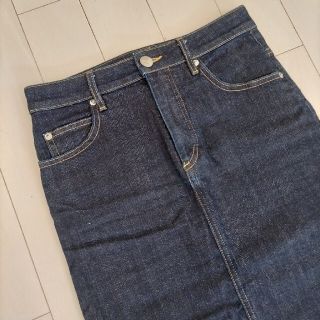 ニジュウサンク(23区)のストレッチタイトデニムスカート　23区DENIM オンワード樫山　38  スリッ(ひざ丈スカート)