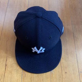 モマ(MOMA)のMOMA NEW ERA NAVY 7 1/2(キャップ)