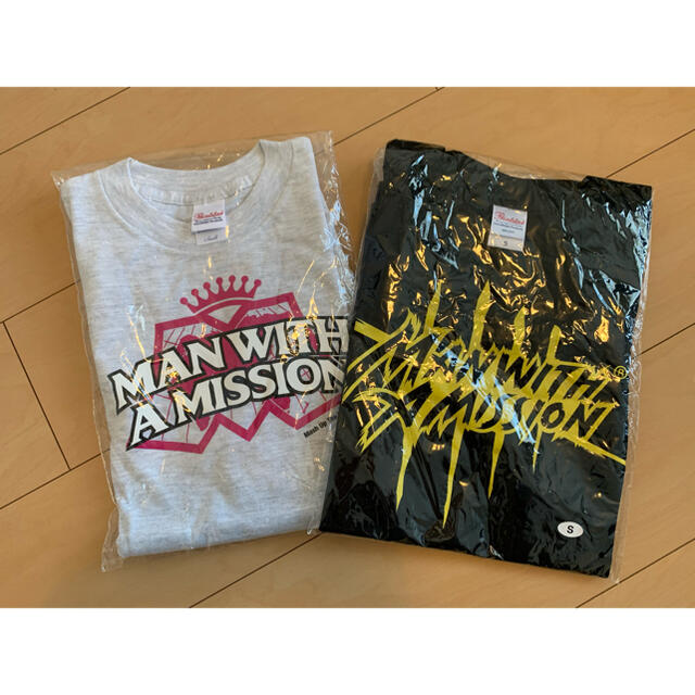 MAN WITH A MISSION(マンウィズアミッション)のMAN WITH A MISSION ツアーTシャツセット エンタメ/ホビーのタレントグッズ(ミュージシャン)の商品写真