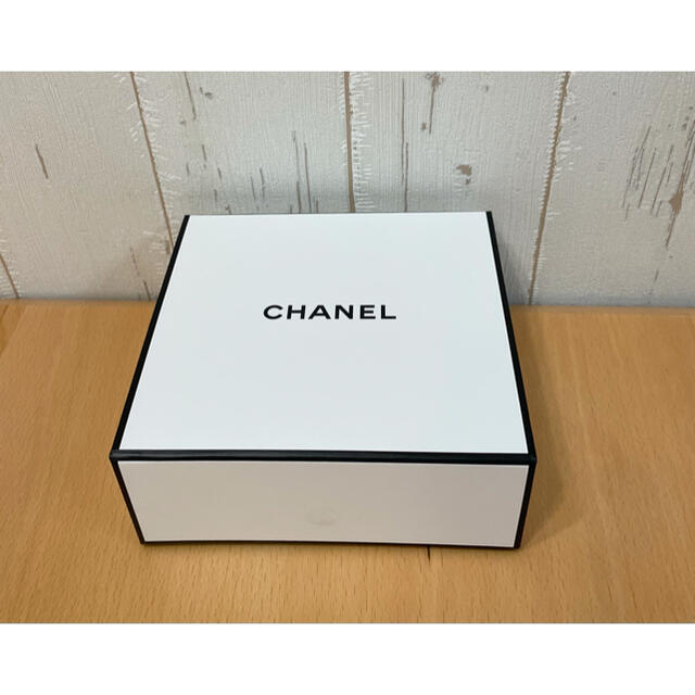 CHANEL - CHANEL 香水 空箱 ペーパークッション 化粧品 リメイクの通販