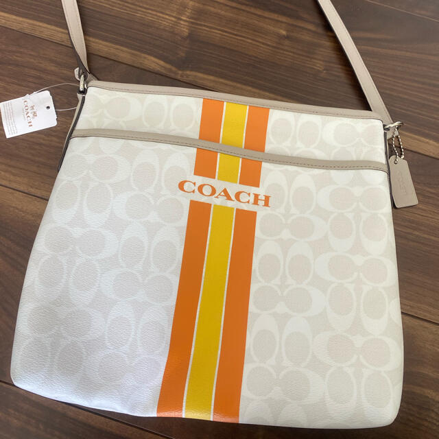 COACH(コーチ)の新品　未使用　タグ付き　COACH ショルダーバック　バック　ブランド　コーチ レディースのバッグ(ショルダーバッグ)の商品写真