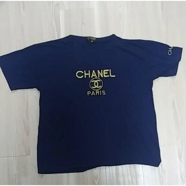 CHANEL(シャネル)の【超希少】CHANEL シャネル 半袖Tシャツ 刺繍 ビッグロゴ レディースのトップス(Tシャツ(半袖/袖なし))の商品写真